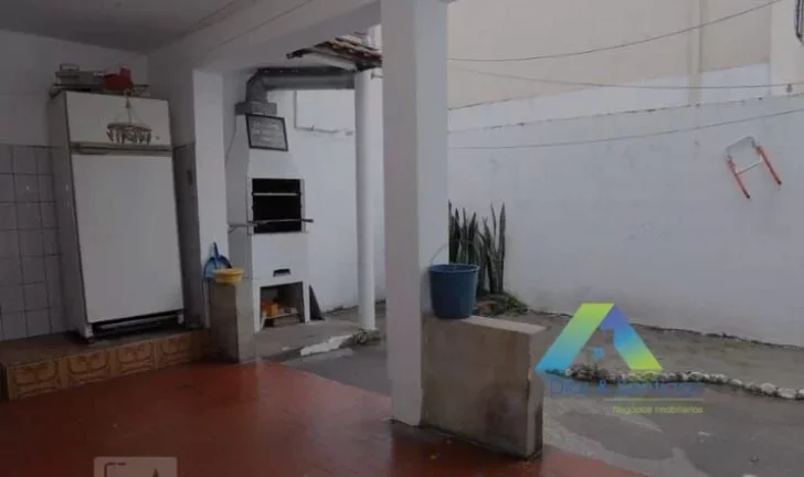 Imagem Casa com 2 dormitórios, quintal com churrasqueira, 150 m² ótimo preço e localização!