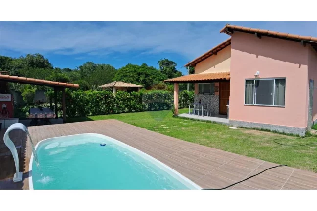 Imagem Casa de dois dormitórios em condomínio fechado em Itaipuaçu