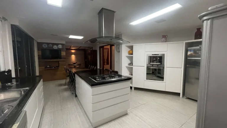 Imagem Casa com 6 Quartos para Temporada em Jurerê Internacional