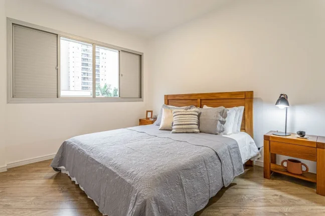 Imagem Apartamento 94M², 3Q, 2 Banheiros, 1 Vaga, Banheiro de Serviço, Armários.