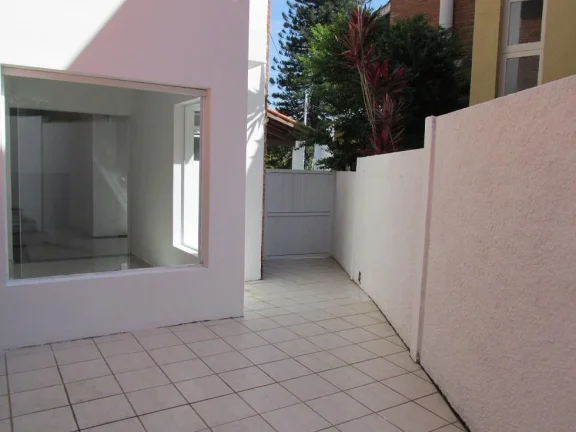 Imagem Casa no Res. Alpha 6 - 310m²