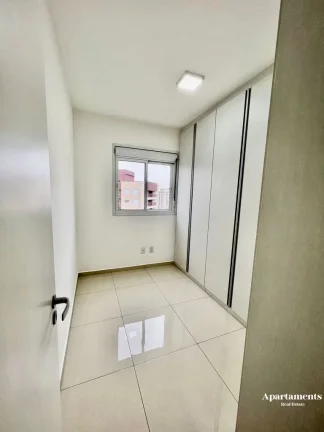 Imagem Semi mobiliado- Apto de 66m2 - 2 Dorm sendo uma suíte,varanda, 2 vagas de carro