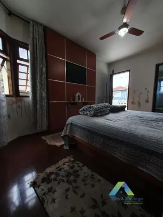 Imagem Lindo sobrado 177 metros, com excelente localização 3 dormitórios, 3 vagas, quintal espaço gourmet com ótimo valor !,