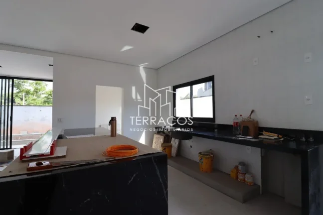 Imagem CASA EM À VENDA COM 3 SUÍTES E PISCINA NO CONDOMÍNIO BELLA VITTA - JUNDIAÍ/SP