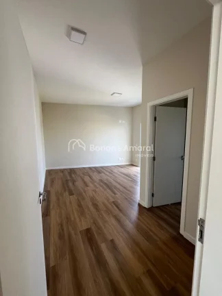Imagem Apresentamos esta magnífica casa assobradada localizada no exclusivo Condomínio Porto Seguro Villa...