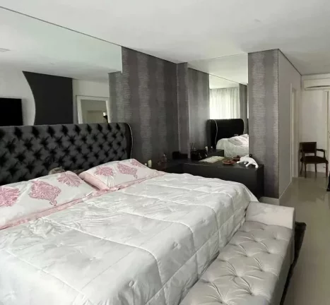 Imagem Apartamento alto padrão com 3 suítes e 3 vagas de garagem em Balneário Camboriú/SC