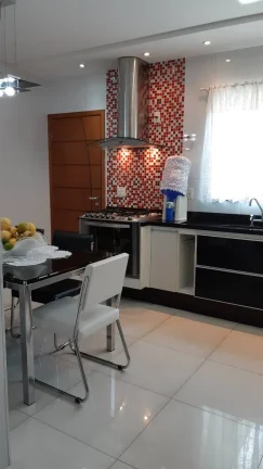 Imagem Sobrado Grande 222 m² no centro 3 Dormitorios sendo 3 suítes e 4 Vagas