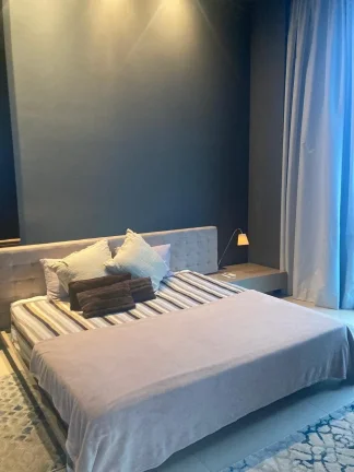 Imagem Apartamento Mobiliado para Locação 129M², 2Q, 1 Suíte, 2 Salas (estar e jantar) 2 Banheiros, 2 Vagas, Academia, Piscina Aquecida, Sauna, SPA, Split.