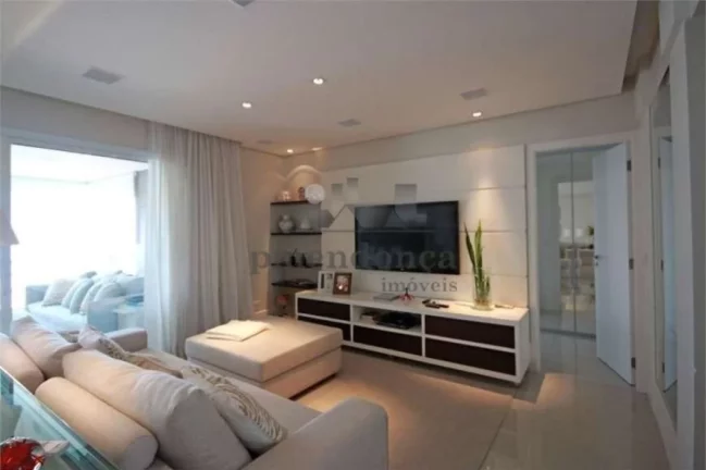 Imagem Beleza e encanto desse apartamento com 170 m² invadem os espaços permeados por tonalidades neutras...
