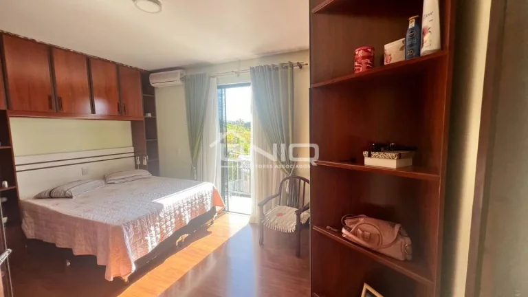 Imagem Casa Suíte + 3 Dormitórios - Vila Isabel