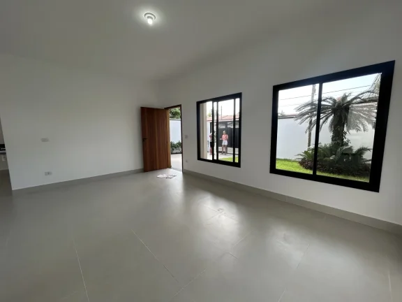 Imagem Casa para Venda em Itanhaém, Cibratel I, 3 dormitórios, 1 suíte, 2 banheiros, 2 vagas