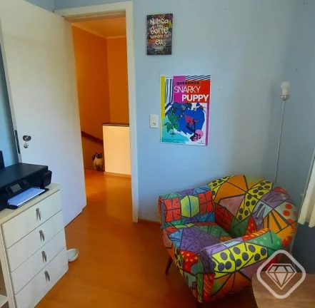 Imagem Casa em condomínio na Tristeza
Não geminada, com 3 dormitórios e pátio lateral

Uma raridade na ...