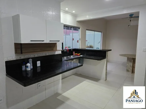 Imagem Casa aconchegante em condomínio, com 4 quartos, jardim e piscina, Cuiabá-MT