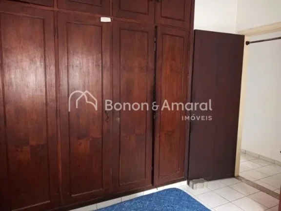 Imagem Casa com 04 Quartos e Edícula à Venda no Taquaral