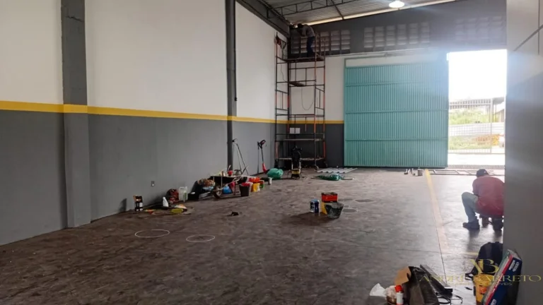 Imagem IMÓVEL COMERCIAL PRONTO PARA OPERAÇÃO | JARDIM LIMOEIRO - CAMAÇARI | 212m² | PÉ-DIREITO ELEVADO | ESTACIONAMENTO