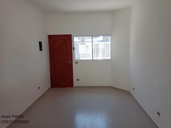 Imagem Vende-se Casa NOVA a 2100m da Praia em Peruíbe.
