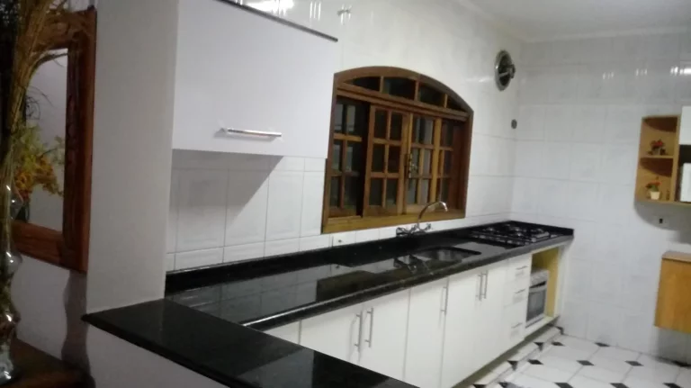 Imagem Sobrado com 3 dormitórios à venda, 308 m² por R$ 500.000,00 - Jardim Santa Helena - Poá/SP