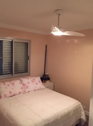 Imagem Apto de 60M², 2 quartos, armário, banheiro, sala aberta e cozinha americana planejada, área de serviço. Vaga fixa.