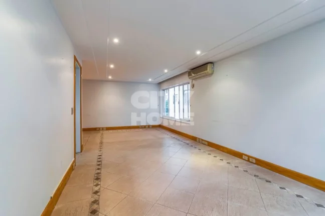 Imagem Apartamento reformado e cheio de charme no miolo do Paraíso. Possui 188m² distribuídos em 03 dorm...