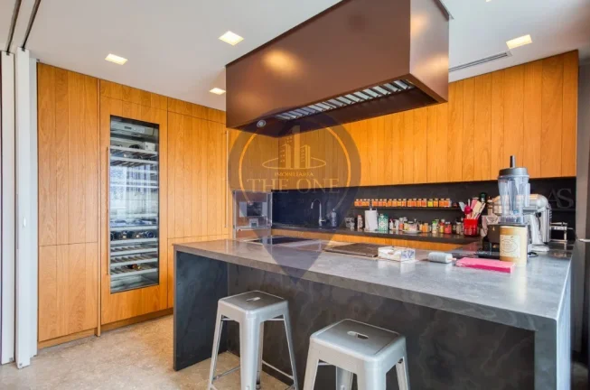 Imagem Apartamento de Luxo em Pinheiros: 3 Quartos, 3 Suítes, 3 Salas, 5 Banheiros, 4 Vagas de Garagem - 352m² - São Paulo-SP