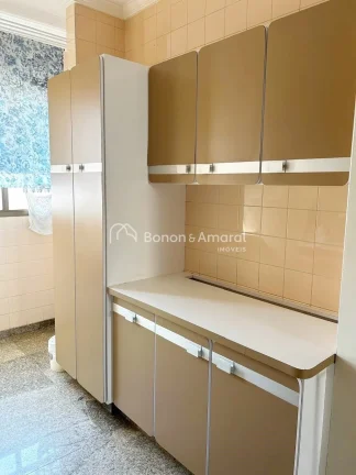 Imagem MORE NUM AMPLO APARTAMENTO DE 208m² !!!

Sala ampla para 3 ambientes, sala de almoço e sala de jan...