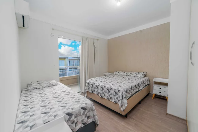 Imagem Sobrado completo com 2 suítes 1 vaga e área gourmet próximo da praia com em Balneário Piçarras