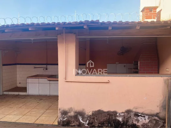 Imagem Casa com 3 dormitórios para alugar, 360 m² por R$ 3.000,00/mês - Setor Central - Itumbiara/GO