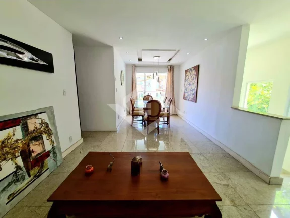 Imagem Mansão à Venda em Pendotiba Niterói com 4 Quartos