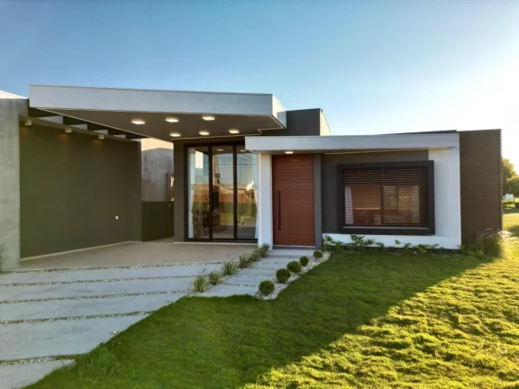 Imagem Casa em Condominio 4 Dormitórios - Bairro Arroio Teixeira