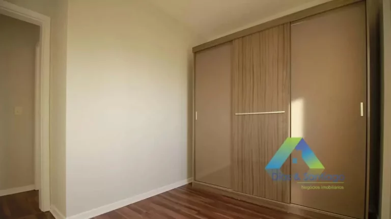 Imagem Apartamento com 3 dormitórios e 2 banheiros em Vila das Mercês/SP!