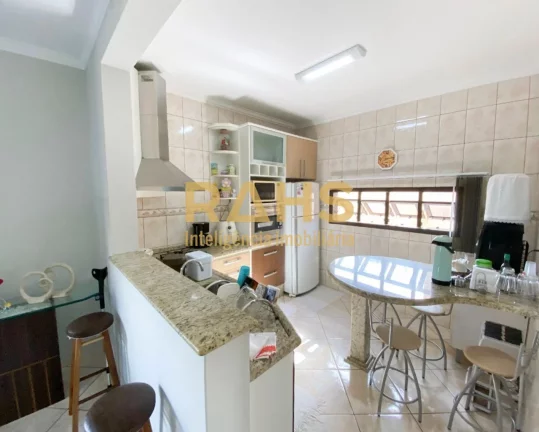 Imagem CASA NO VILA NOVA, PRÓXIMO A RUA XV DE NOVEMBR0 Excelente Sobrado, no Bairro Vila Nova, com 238 m2 ...