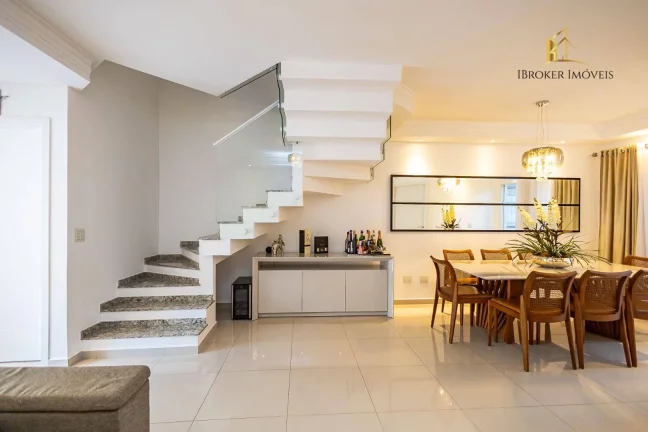 Imagem Sobrado TRIPLEX SEMIMOBILIADO com 4 quartos à venda, 186 m² por R$ 1.300.000,00 - Campina do Siqueira - Curitiba/PR