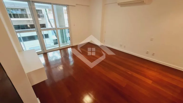 Imagem Apartamento Duplex Leblon 195m² – 3 Quartos, 2 Suítes, Quadra da Praia