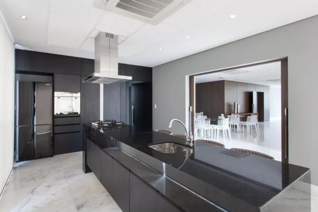 Imagem Localizado no bairro Funcionários, em Belo Horizonte, este apartamento oferece uma combinação per...