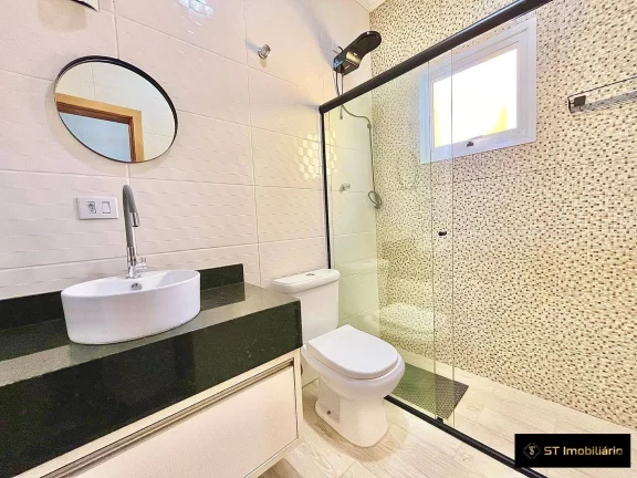 Imagem Casa a venda em Atibaia - Condomínio Fechado, 1.000 m² e 3 Suítes!