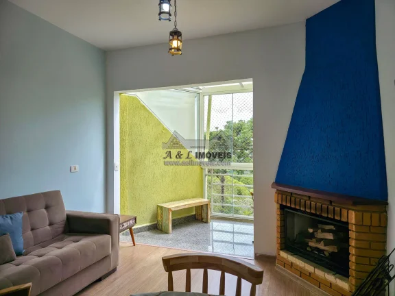Imagem Duplex em Campos do Jordão com lareira e vista para o vale