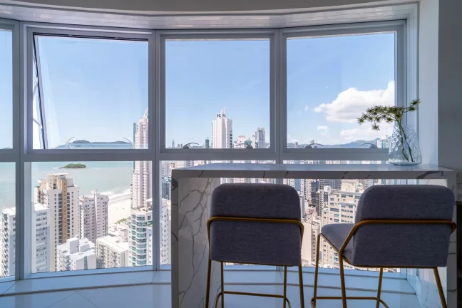 Imagem Apartamento com 4 dormitórios à venda sendo 2 suítes, 131.77 m² por - R$ 6.700.000,00 - Centro - Bal. Camboriú/SC