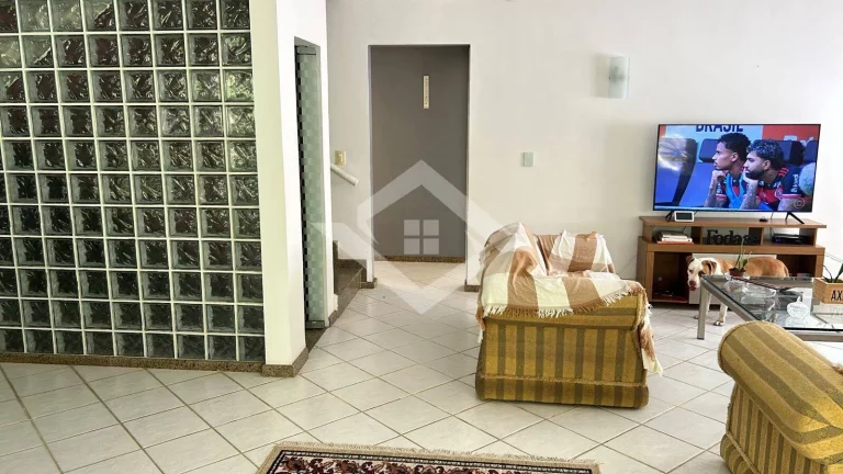 Imagem OPORTUNIDADE! 950 mil - Casarão - 4 Quartos, 612 m², Condomínio – V.Grande
