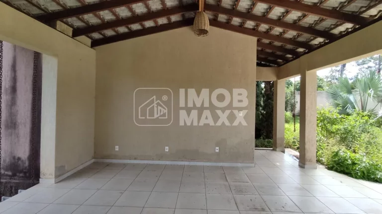 Imagem Casa de condomínio no Jardim Botânico, 4 quartos, 3 suítes, 360m², quintal de 1253m², venda adjudicada.