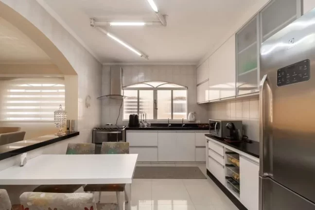 Imagem Excelente Casa à venda com 3 suítes, 4 vagas de garagem, salão de festas e área gourmet por R$1460.000-Jd Marisa-SP
