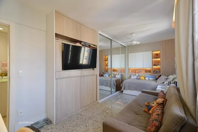 Imagem Localizado no charmoso bairro da Savassi, este apartamento mobiliado oferece uma experiência de mor...