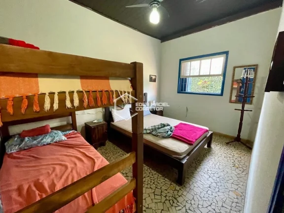 Imagem Imóvel com 313m² de terreno e 140m² de área construída, oferecendo amplo espaço para você e s...