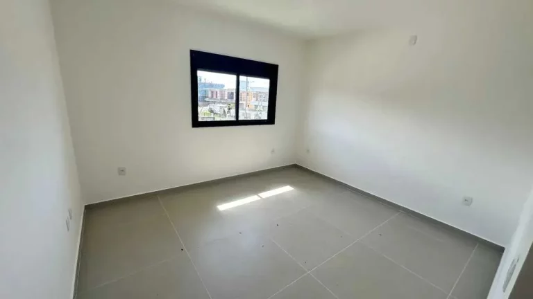 Imagem Casa com 3 dormitórios sendo 1 suíte e 1 vaga de garagem - Campeche, Florianópolis/SC