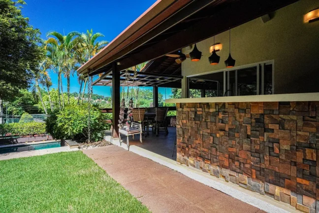 Imagem Casa com 4 Quartos à venda no Residencial Euroville - Carapicuíba/SP