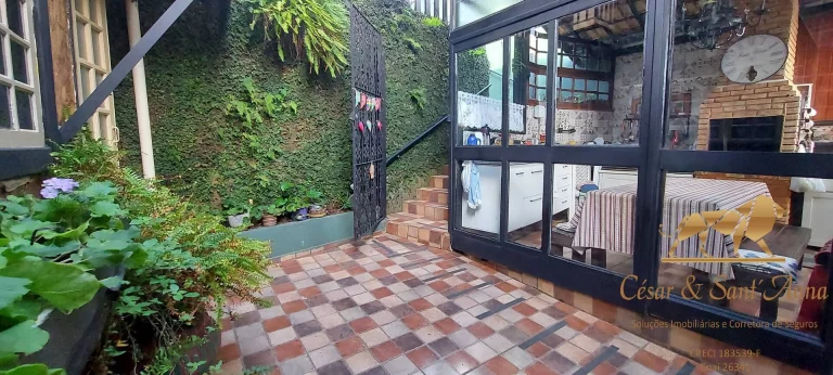 Imagem Locação de Casa com Potencial para Pousada/Guest House em Campos do Jordão