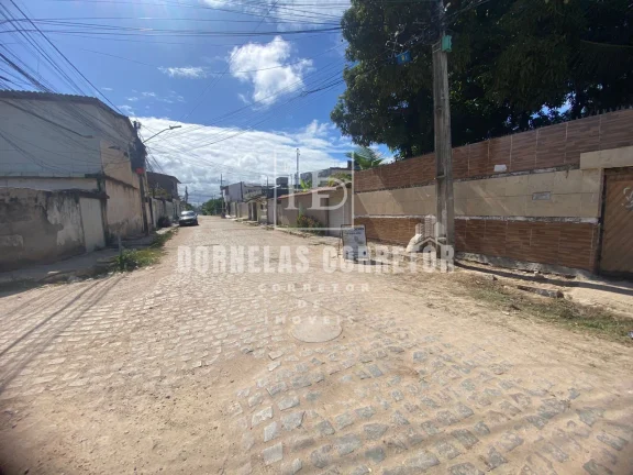 Imagem Casa com Piscina à Venda em Pau Amarelo - 3 Quartos