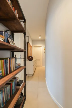 Imagem Apartamento Reformado Pinheiros - 246M², 4 Dorms, 4 Suítes, 4 Vagas Demarcadas, Hidromassagem, Piscina, Despensa, Salão de Festas.
