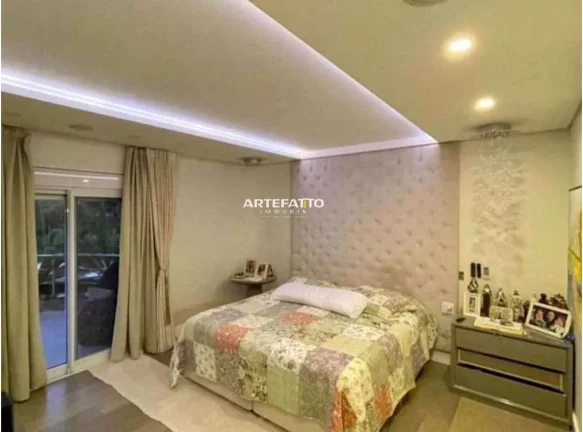 Imagem Casa à venda, com 3 quartos, 1028m2