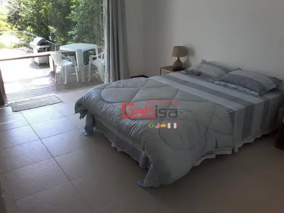 Imagem Mansão de Alto Padrão na Ferradura, Búzios – Casa com 6 Suítes e Vista Maravilhosa