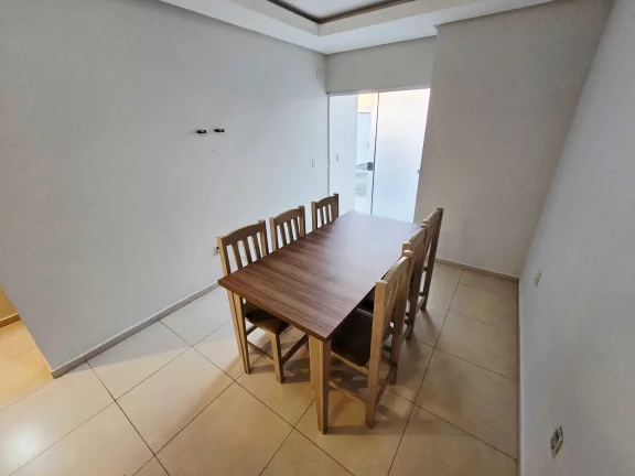 Imagem Apartamento semi mobiliado com 2 dormitórios e 1 vaga no Santa Regina em Camboriú/SC